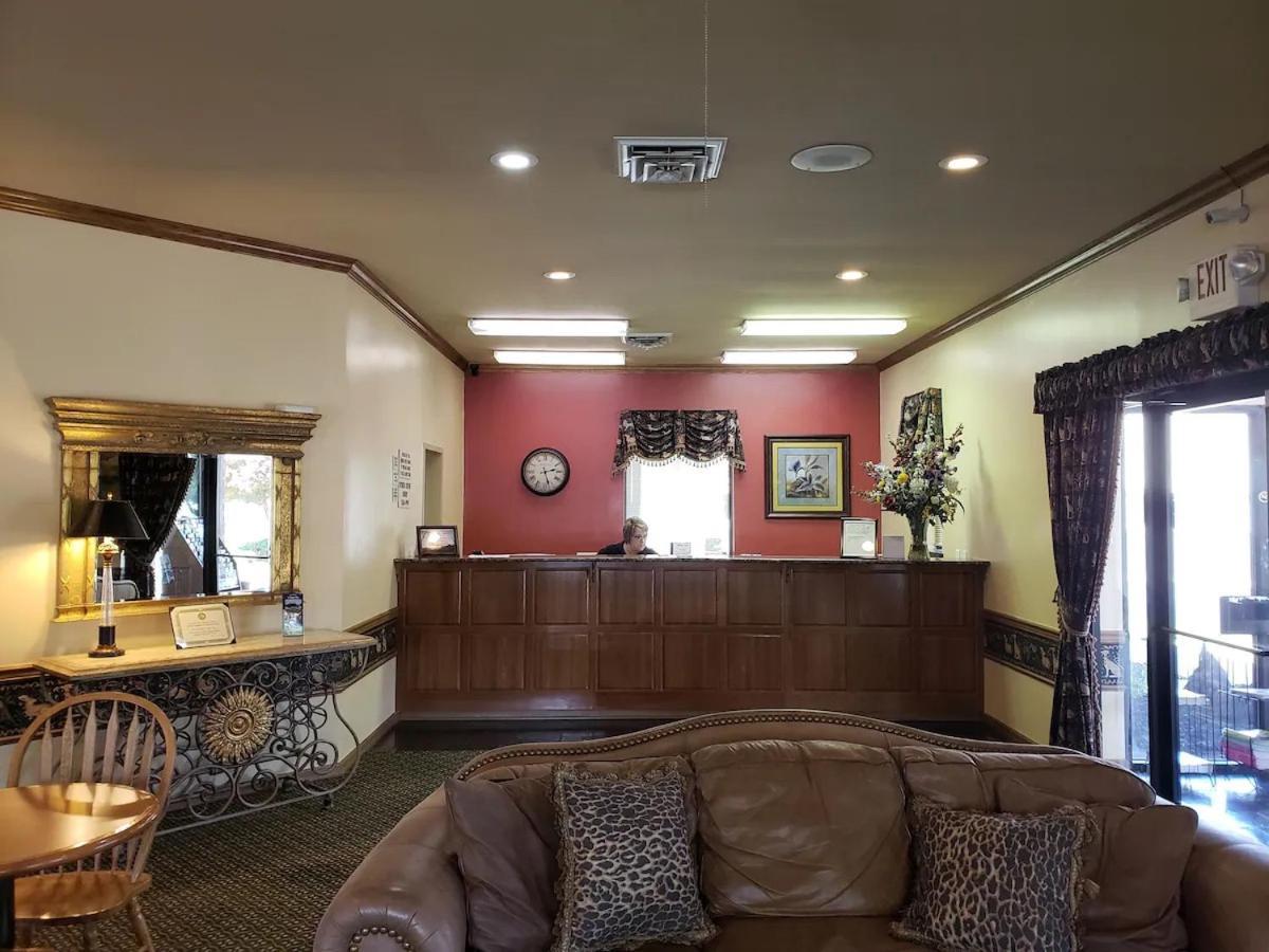 Hot Springs Village Inn Esterno foto