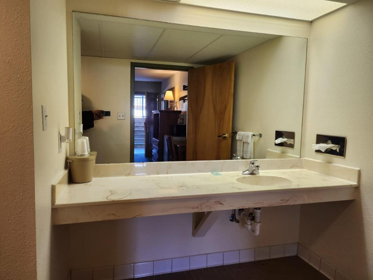 Hot Springs Village Inn Esterno foto